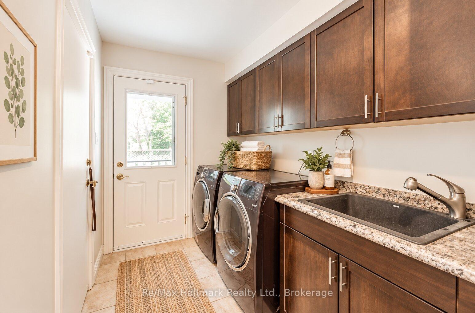Photo 19 of 500 Blenheim Crescent, Oakville, Ford — HOMEH
