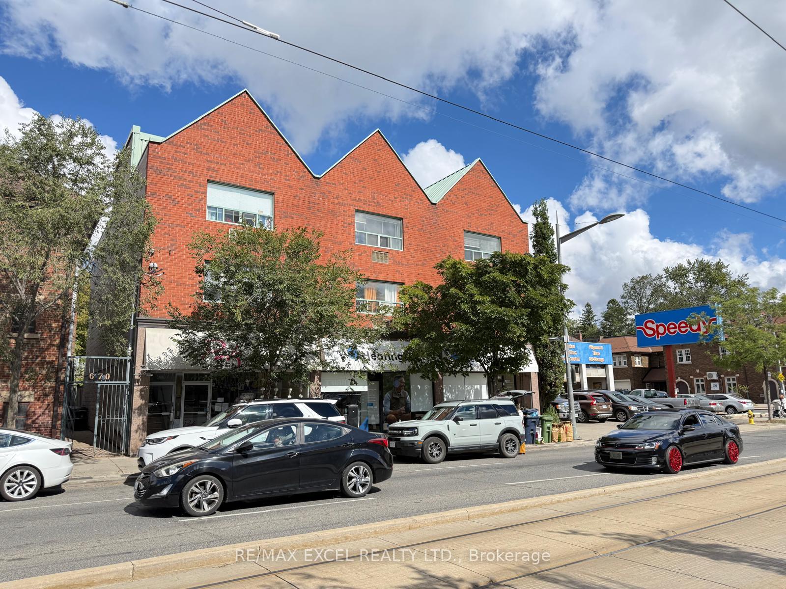Photo 3 of Unit 203, 666 St Clair Avenue W, Toronto, Humewood-Cedarvale — HOMEH