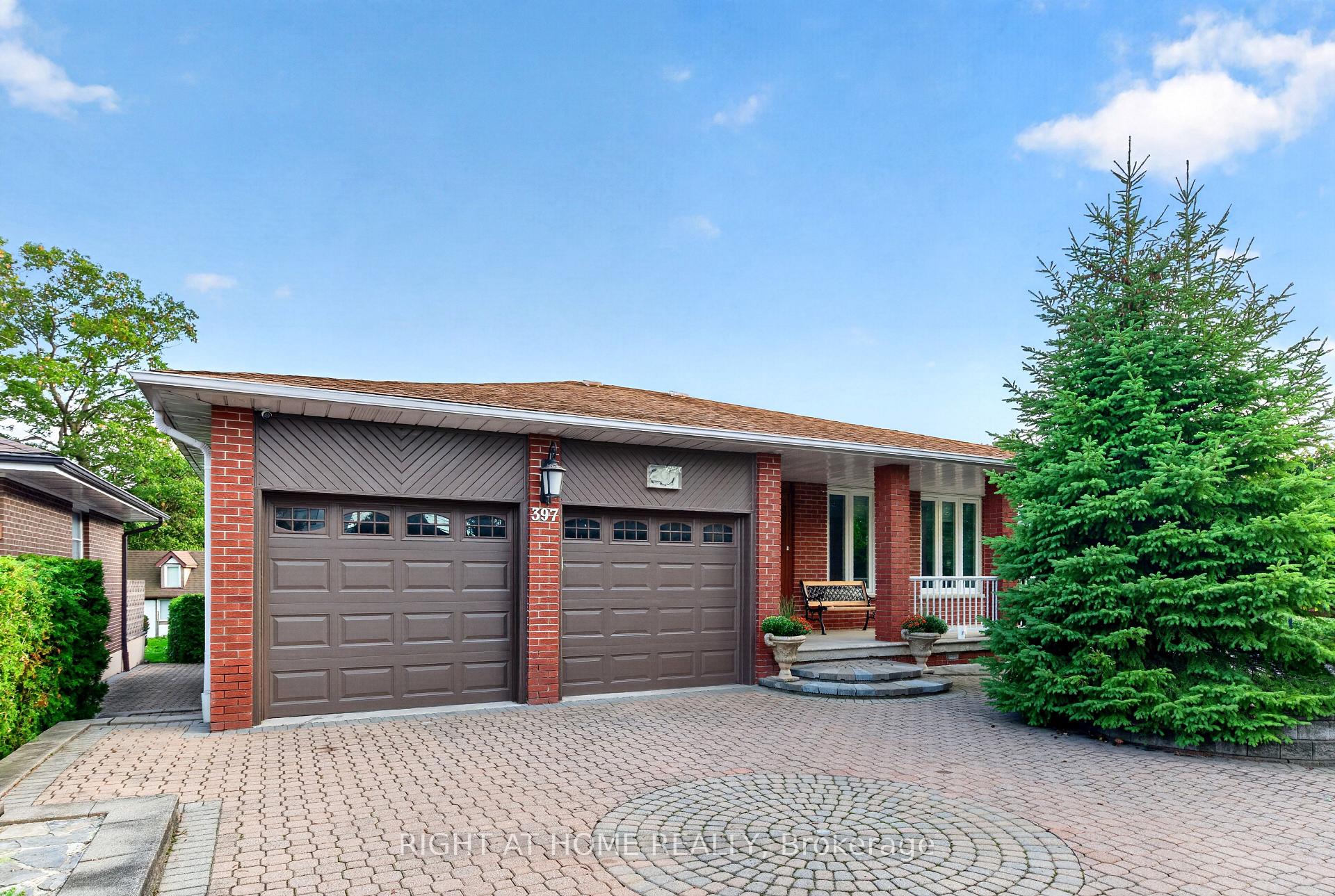Photo 2 of 397 Maple Leaf Drive, North York, Maple Leaf — HOMEH