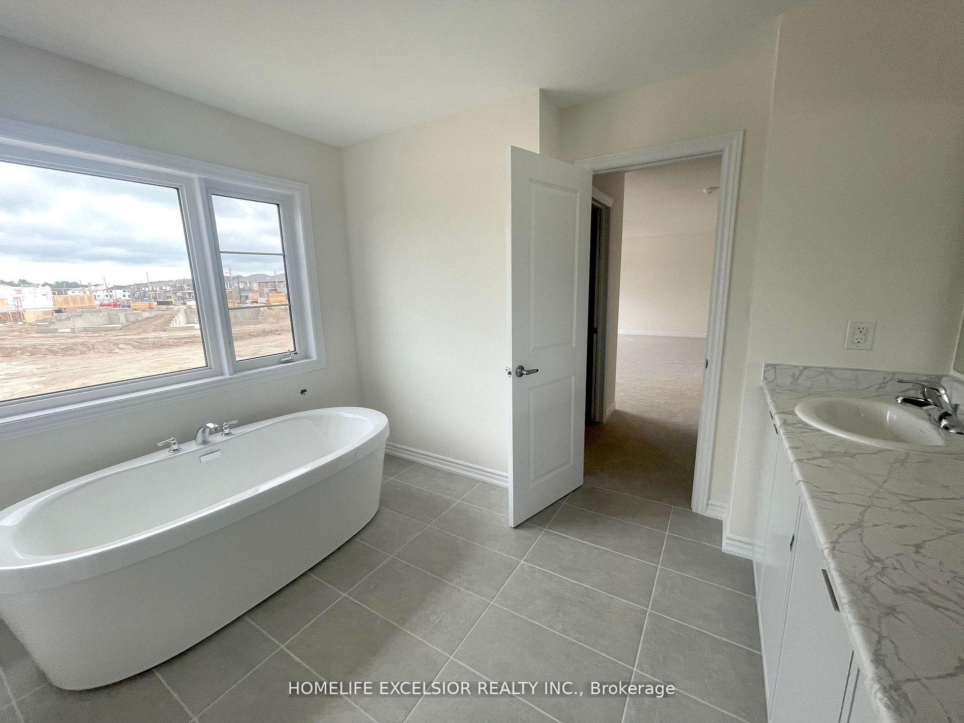 Photo 22 of 16 Rosanne Circ, Wasaga Beach — HOMEH