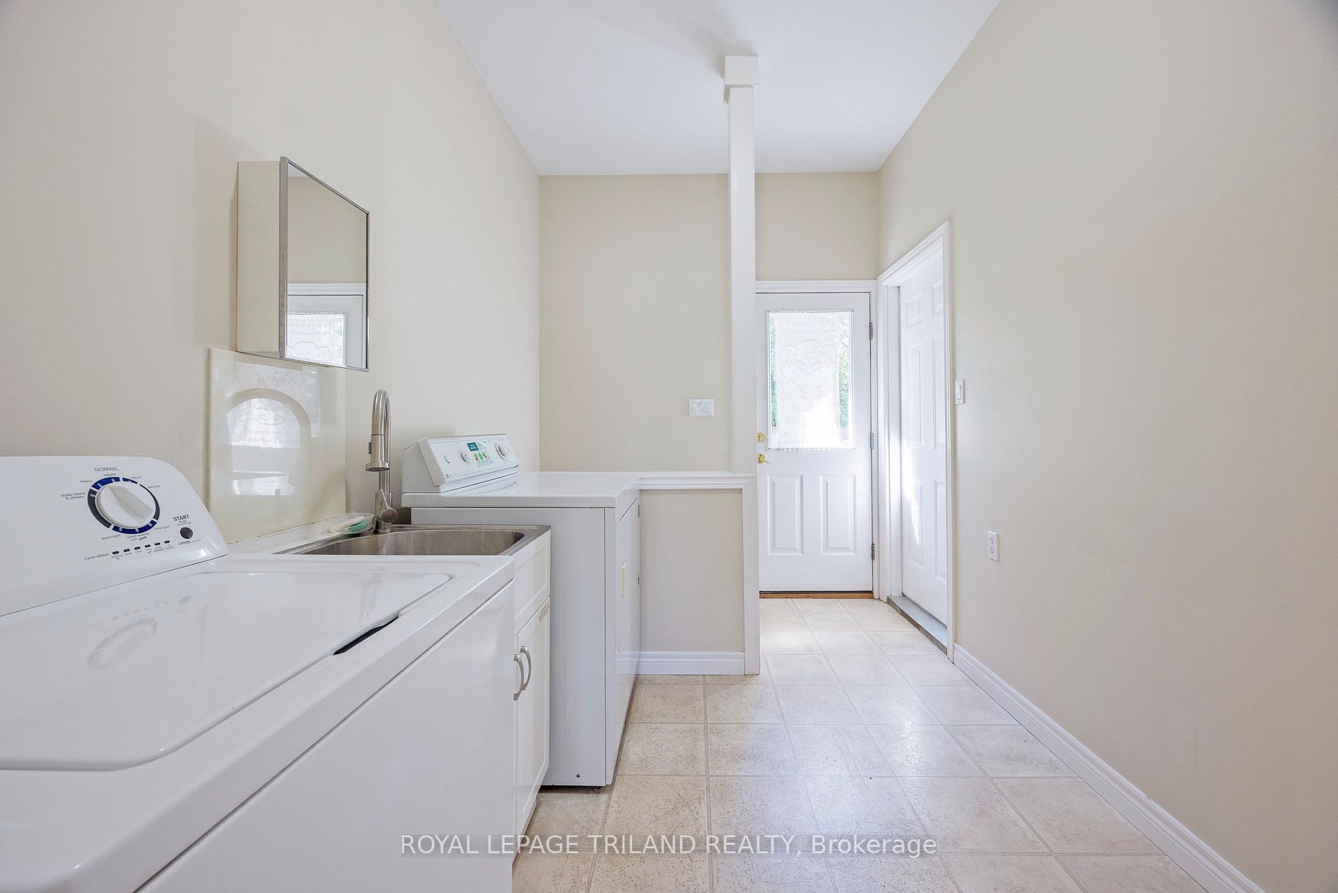 Photo 9 of 10001 Wellington Road, Southwold, Lynhurst — HOMEH