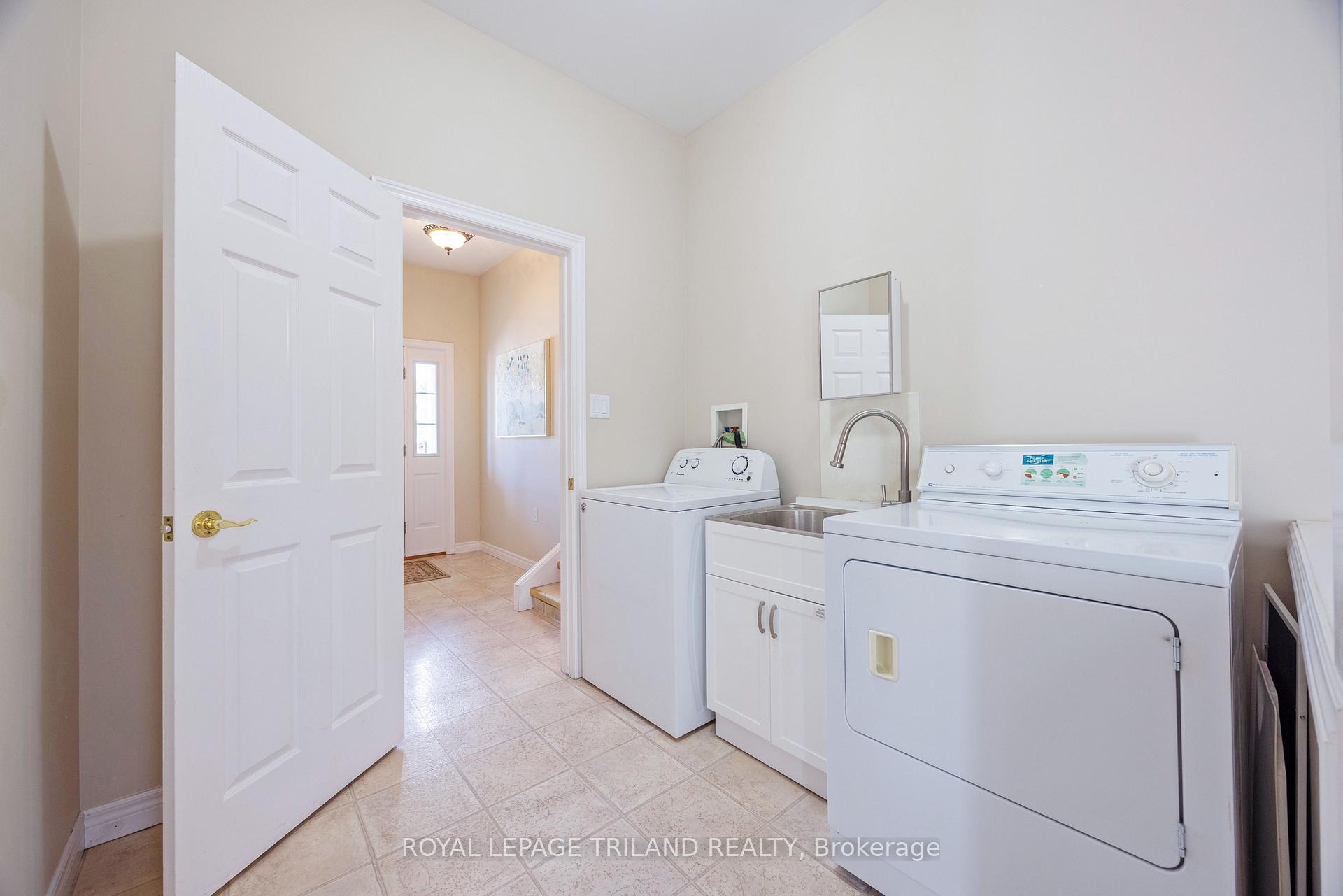 Photo 10 of 10001 Wellington Road, Southwold, Lynhurst — HOMEH