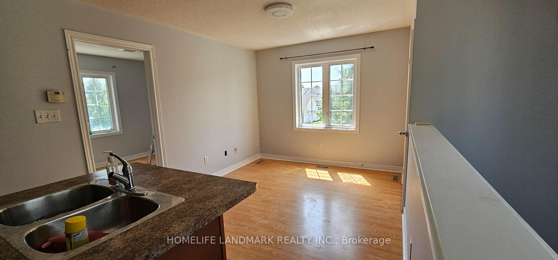 Photo 3 of Unit Coach, 109 Northvale Road, Markham, Cornell — HOMEH