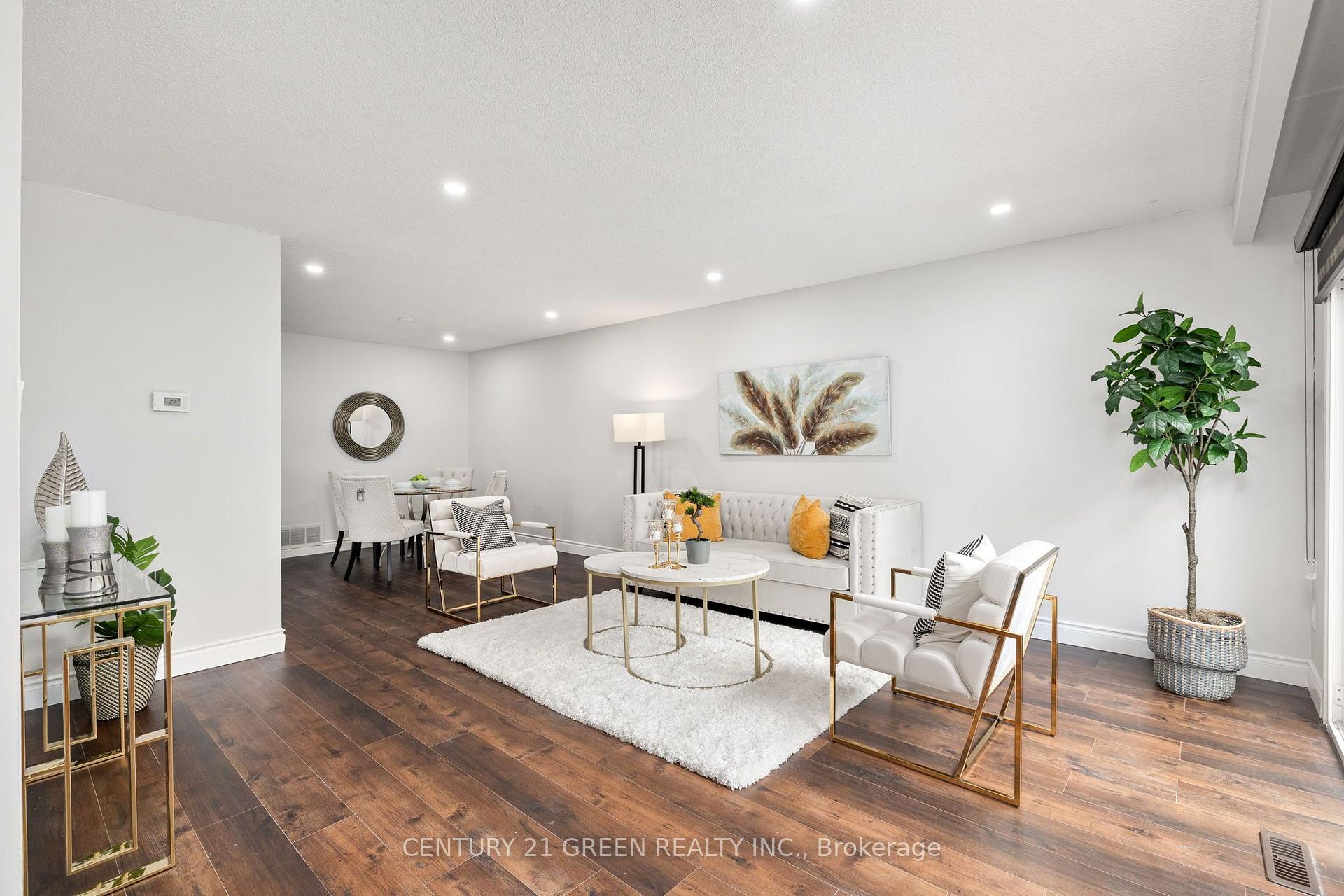 Photo 3 of 15 Lady Stewart Boulevard, Brampton, Westgate — HOMEH