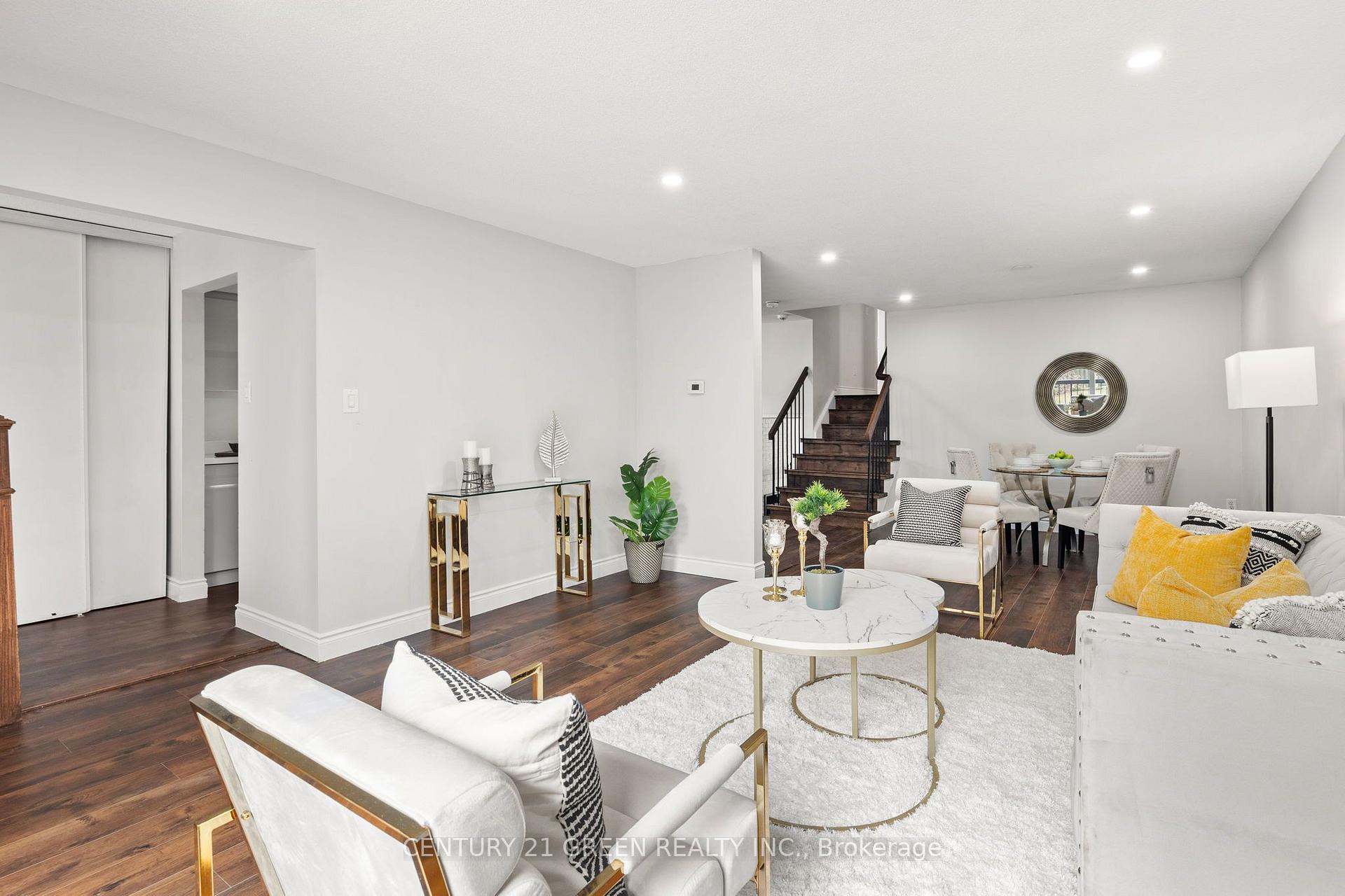 Photo 4 of 15 Lady Stewart Boulevard, Brampton, Westgate — HOMEH