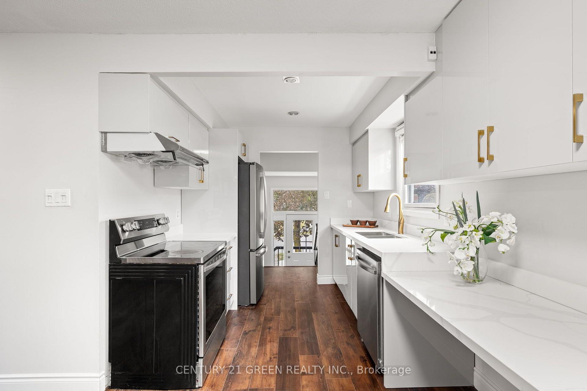 Photo 7 of 15 Lady Stewart Boulevard, Brampton, Westgate — HOMEH