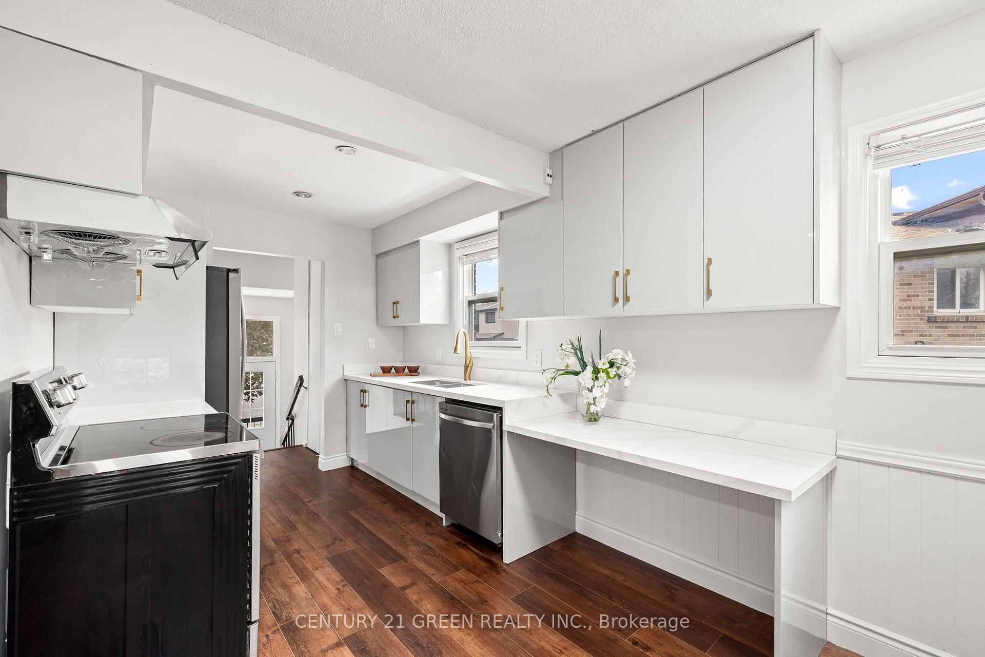Photo 8 of 15 Lady Stewart Boulevard, Brampton, Westgate — HOMEH
