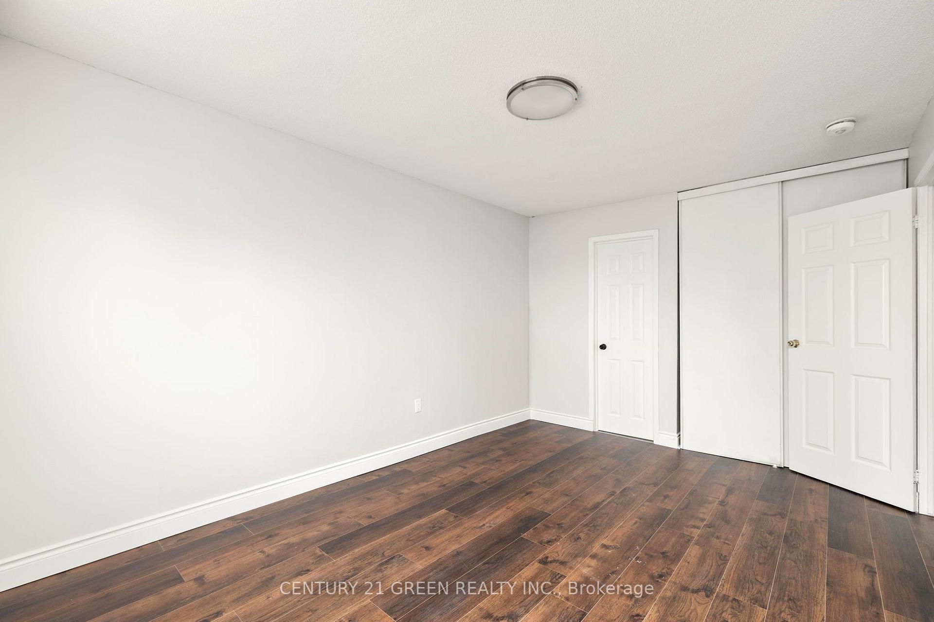 Photo 12 of 15 Lady Stewart Boulevard, Brampton, Westgate — HOMEH