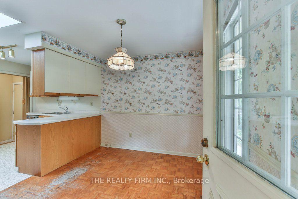 Photo 10 of 579 Boler Road, London, South K — HOMEH
