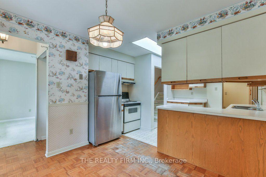 Photo 12 of 579 Boler Road, London, South K — HOMEH