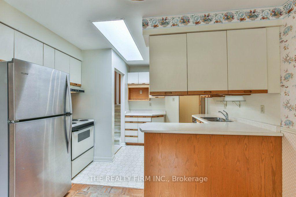 Photo 13 of 579 Boler Road, London, South K — HOMEH
