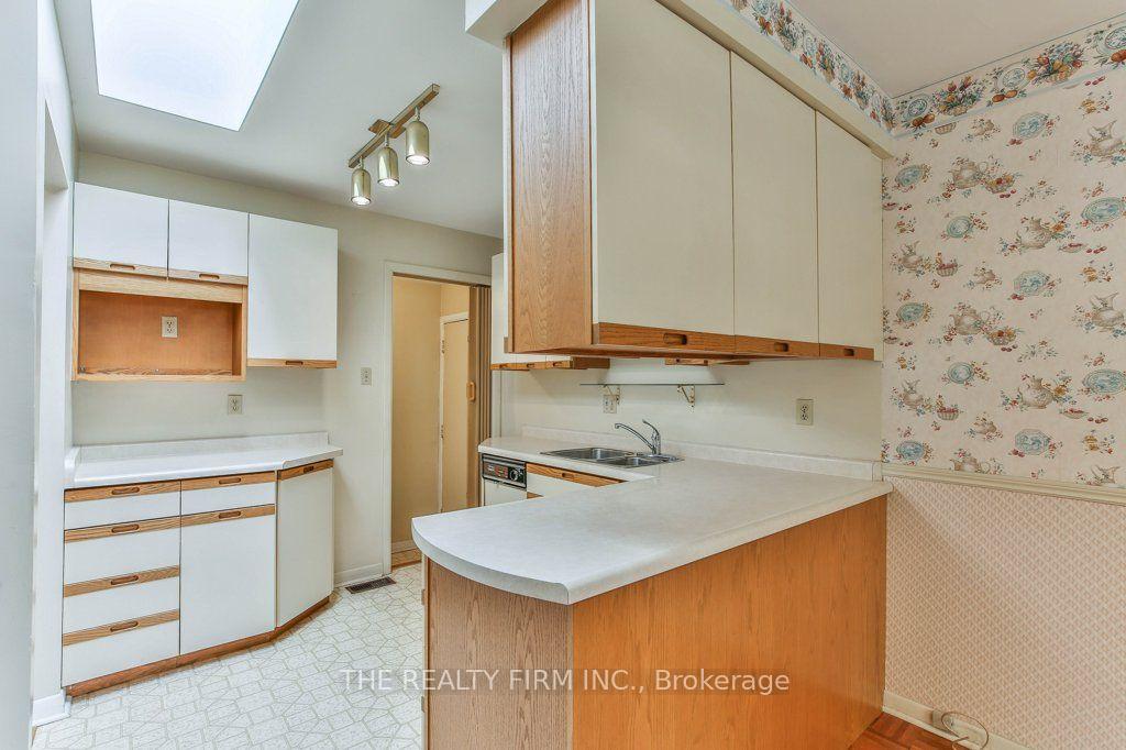 Photo 14 of 579 Boler Road, London, South K — HOMEH