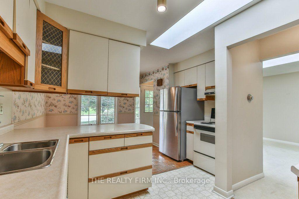 Photo 16 of 579 Boler Road, London, South K — HOMEH