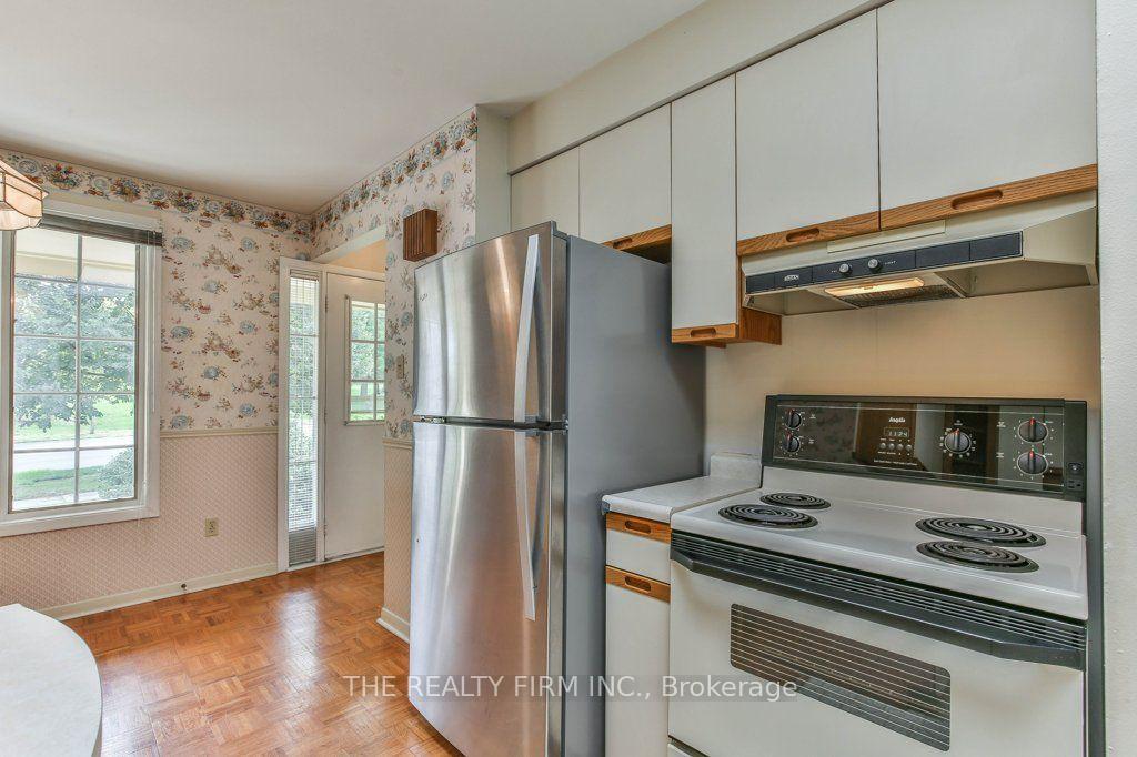 Photo 17 of 579 Boler Road, London, South K — HOMEH