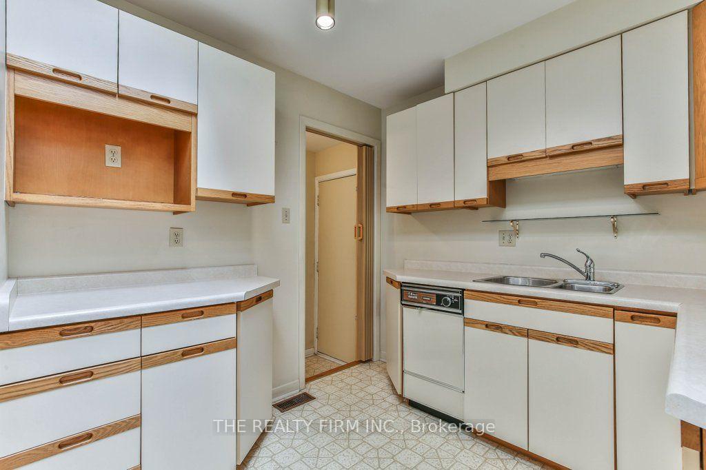Photo 18 of 579 Boler Road, London, South K — HOMEH