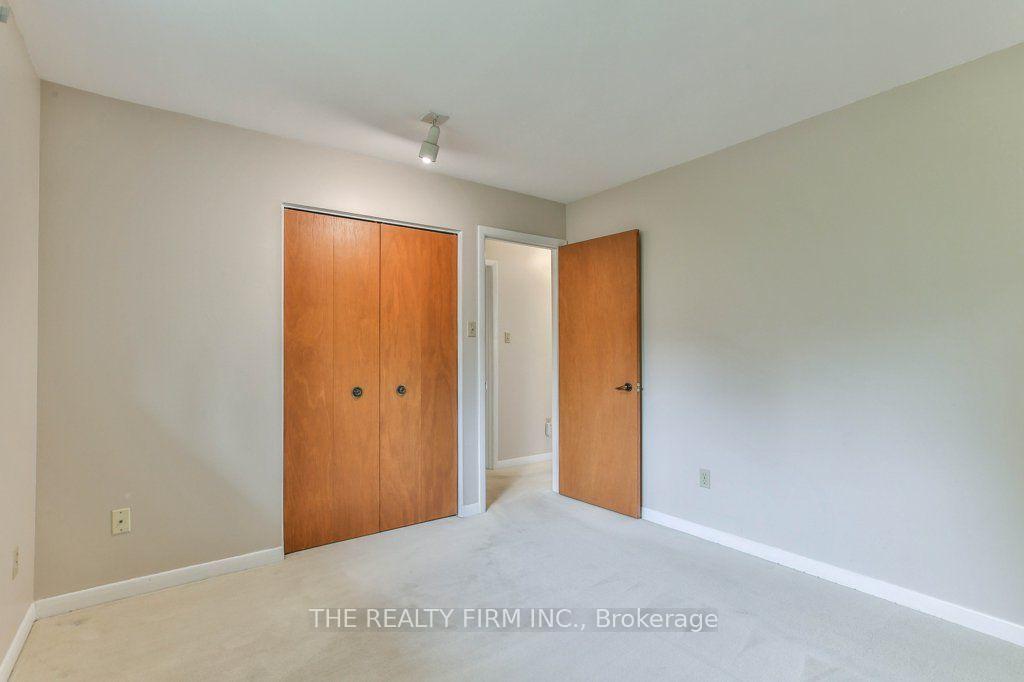 Photo 25 of 579 Boler Road, London, South K — HOMEH