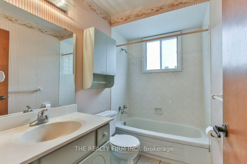 Photo 28 of 579 Boler Road, London, South K — HOMEH