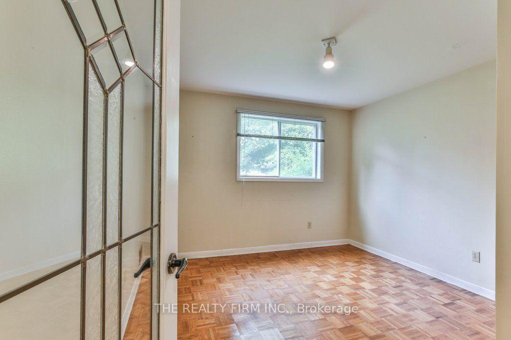 Photo 36 of 579 Boler Road, London, South K — HOMEH