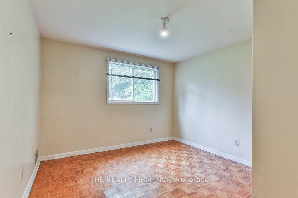 Photo 37 of 579 Boler Road, London, South K — HOMEH