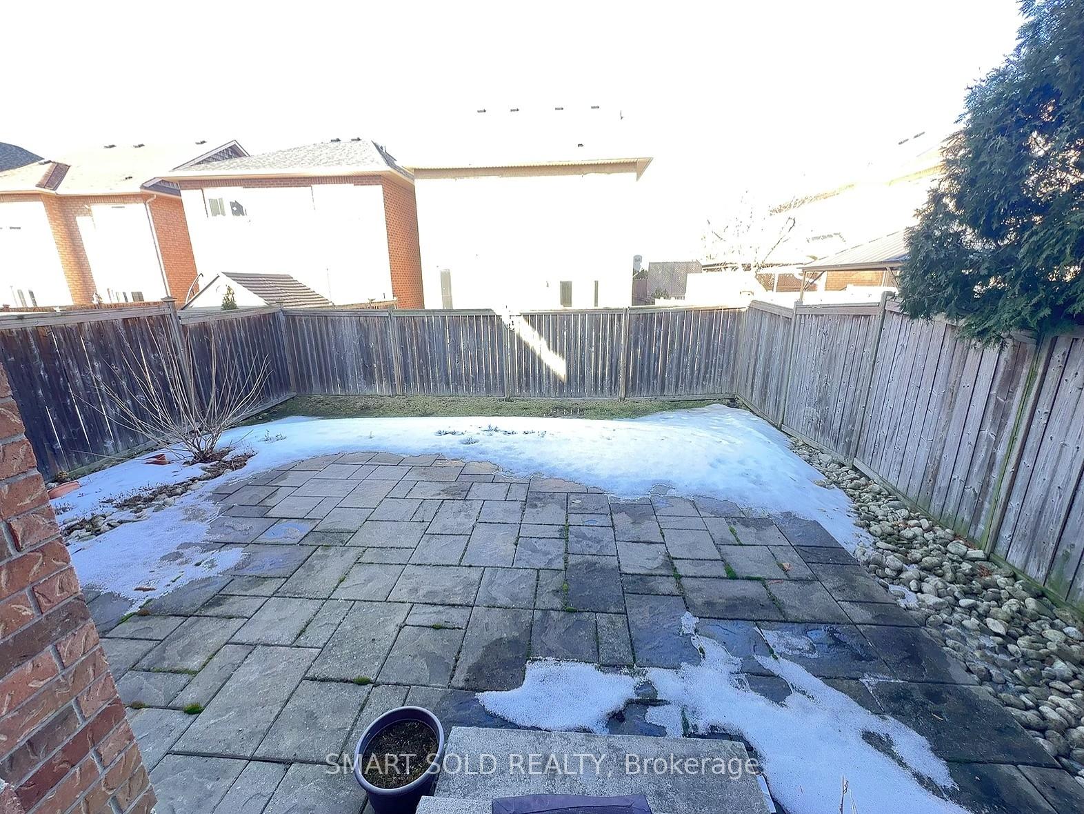 Photo 28 of 80 Greenstem Crescent, Hamilton, Winona Park — HOMEH