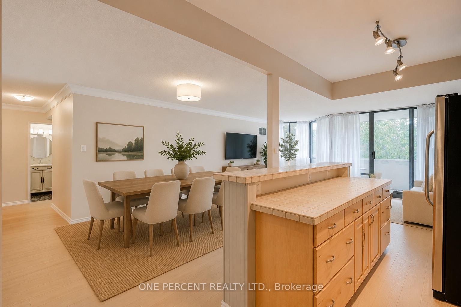 Photo 10 of Unit 302, 40 Baif Boulevard, Richmond Hill, North Richvale — HOMEH