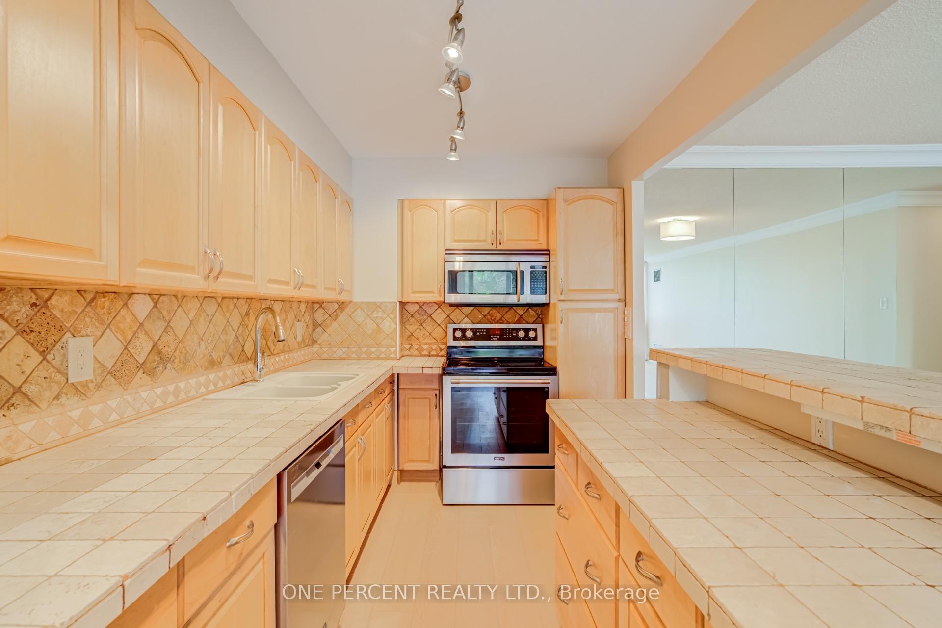 Photo 15 of Unit 302, 40 Baif Boulevard, Richmond Hill, North Richvale — HOMEH