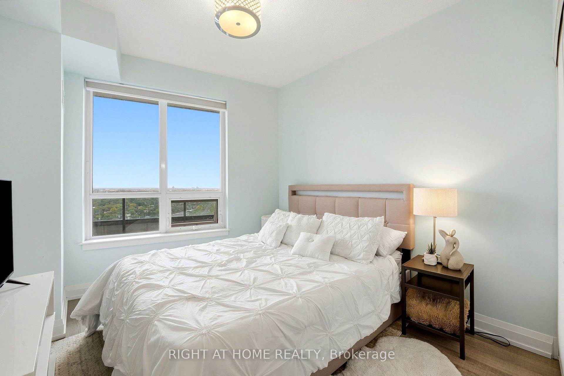 Photo 17 of Unit 1702, 7171 Yonge Street, Markham, Grandview — HOMEH