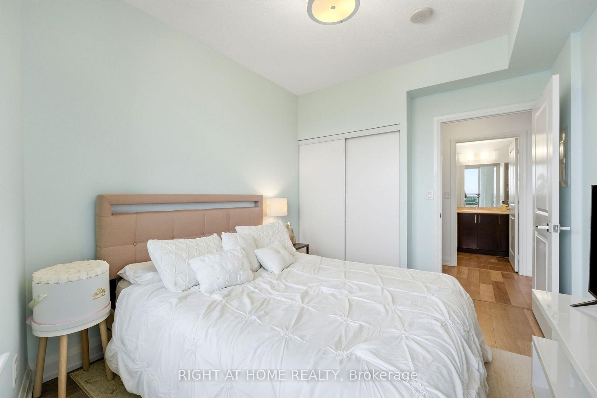 Photo 18 of Unit 1702, 7171 Yonge Street, Markham, Grandview — HOMEH