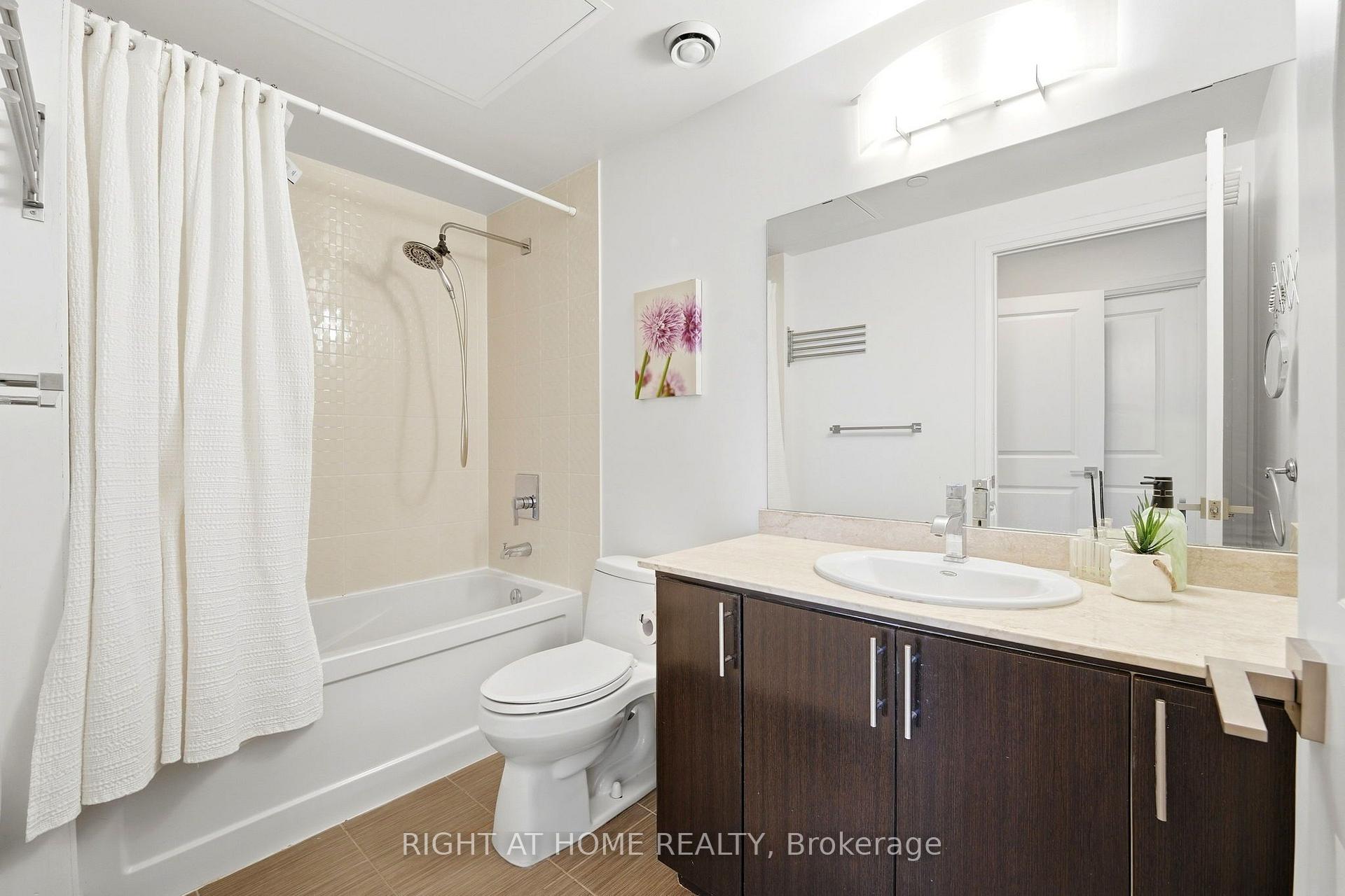 Photo 21 of Unit 1702, 7171 Yonge Street, Markham, Grandview — HOMEH