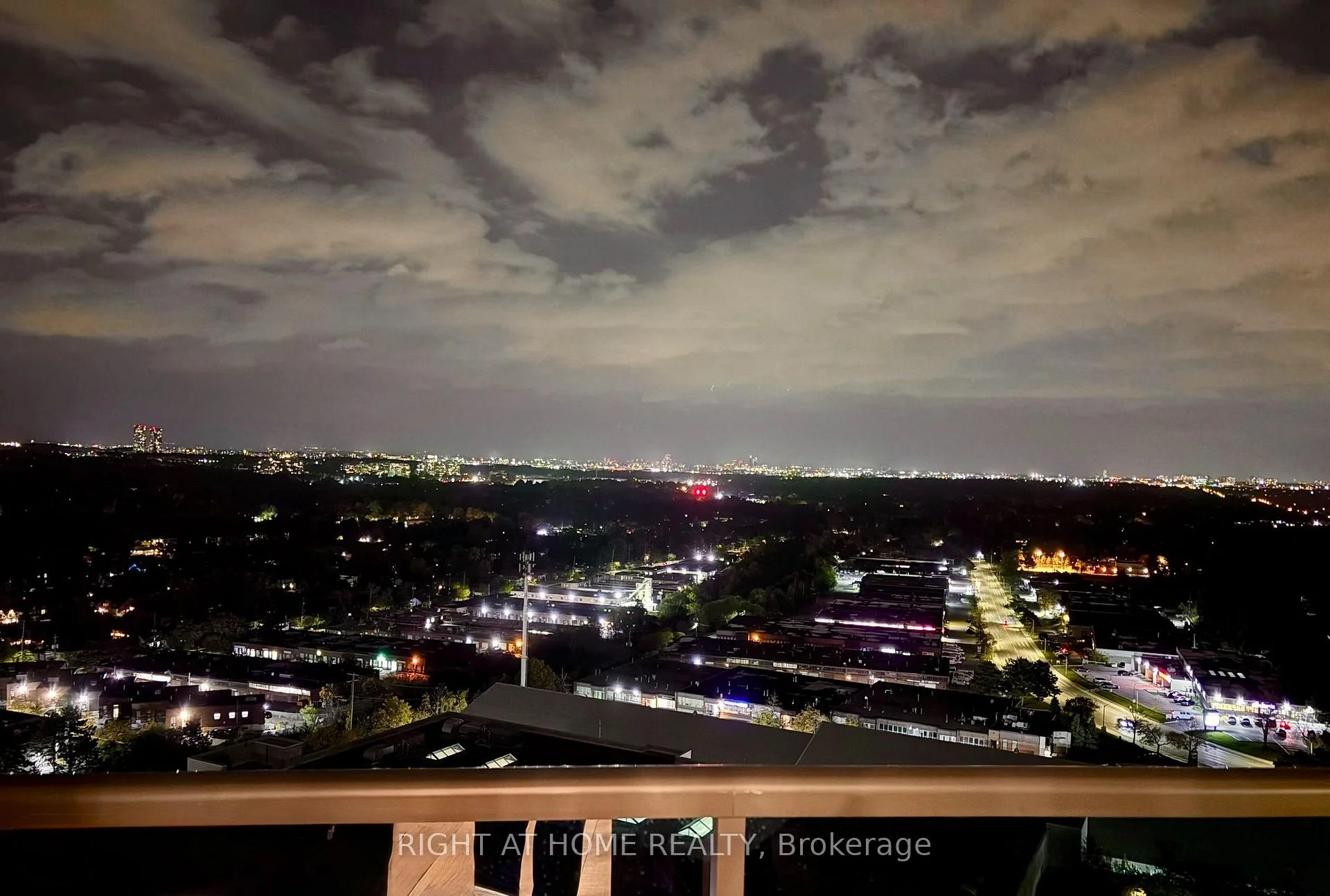 Photo 28 of Unit 1702, 7171 Yonge Street, Markham, Grandview — HOMEH