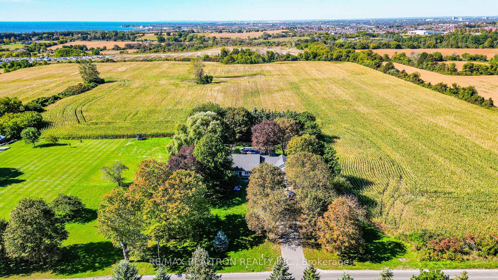 Photo 5 of 1304 Trulls Road, Clarington, Courtice — HOMEH