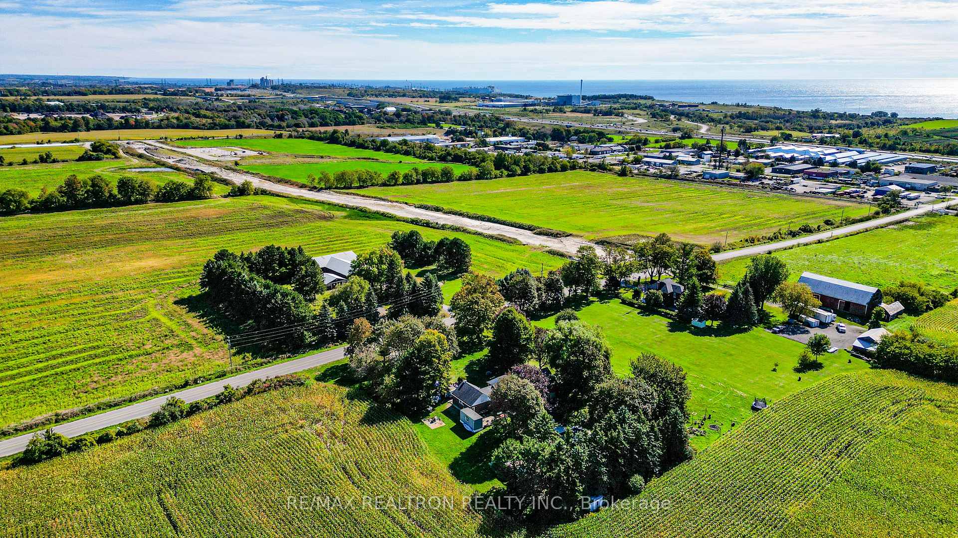 Photo 11 of 1304 Trulls Road, Clarington, Courtice — HOMEH