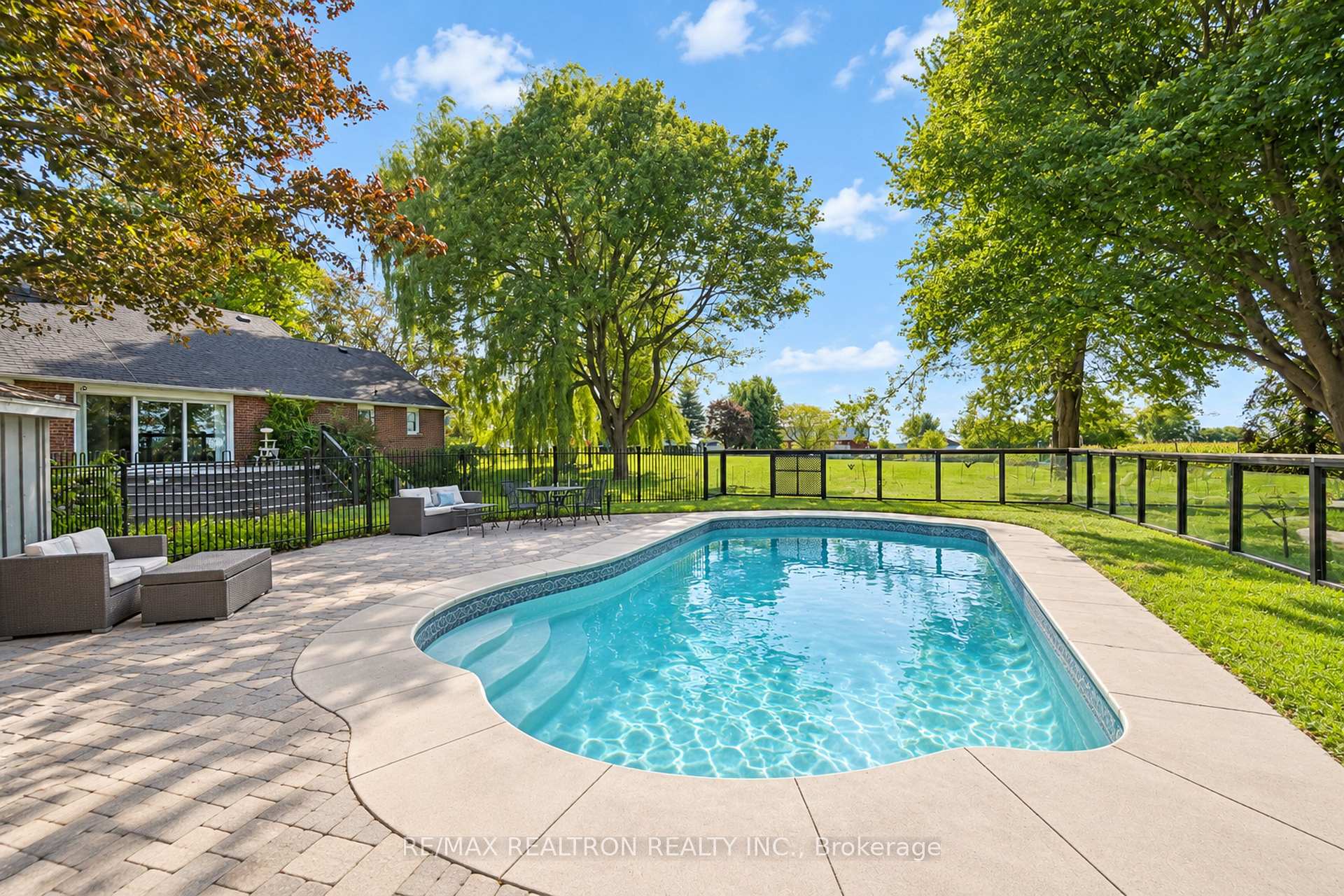 Photo 39 of 1304 Trulls Road, Clarington, Courtice — HOMEH