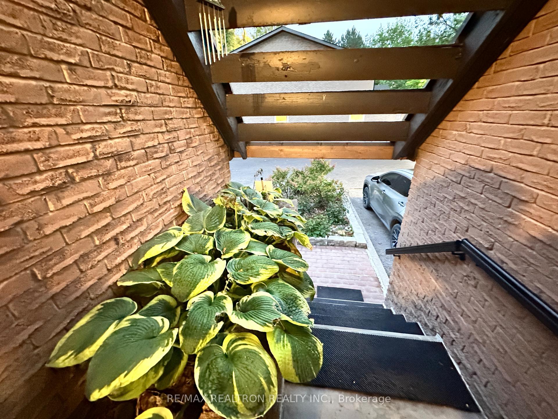 Photo 7 of 2 Morning Glory Way, North York, Bayview Woods-Steeles — HOMEH