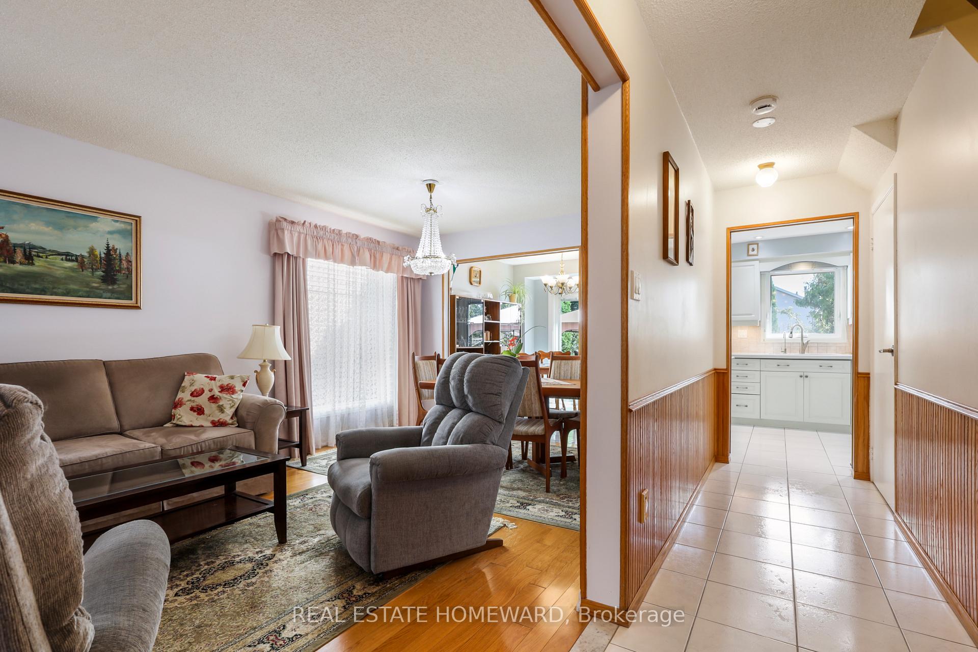 Photo 11 of 6399 Colebrook Crescent, Mississauga, Meadowvale — HOMEH