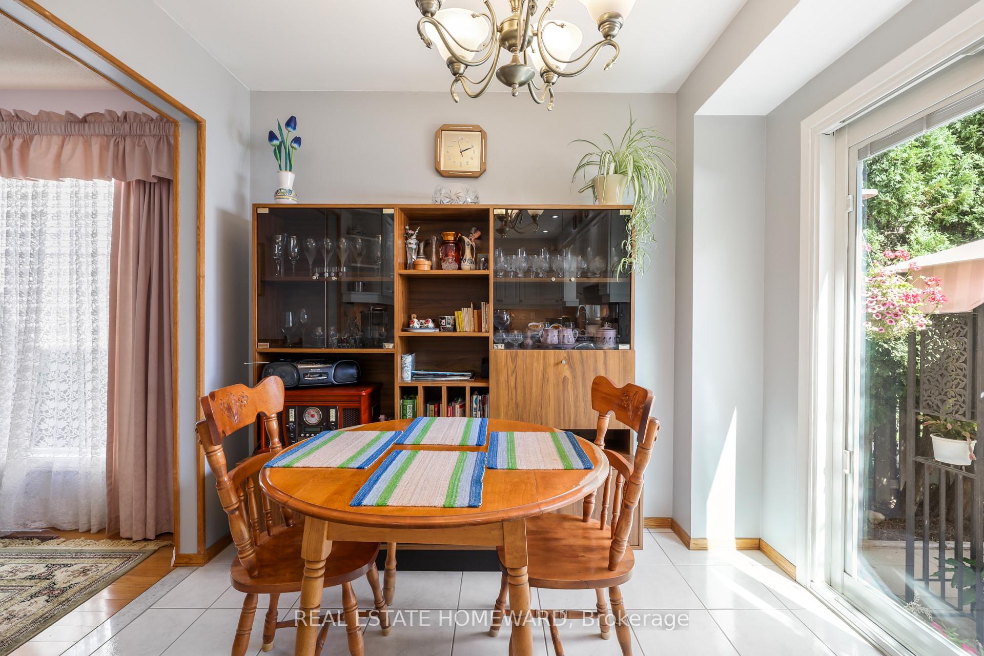 Photo 13 of 6399 Colebrook Crescent, Mississauga, Meadowvale — HOMEH