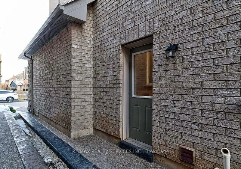 Photo 2 of Unit BASEMENT, 29 Lampman Crescent, Brampton, Credit Valley — HOMEH
