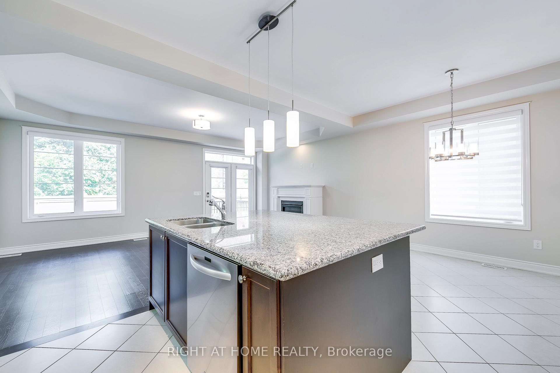 Photo 6 of 537 Terrace Way, Oakville, Sixteen Hollow — HOMEH