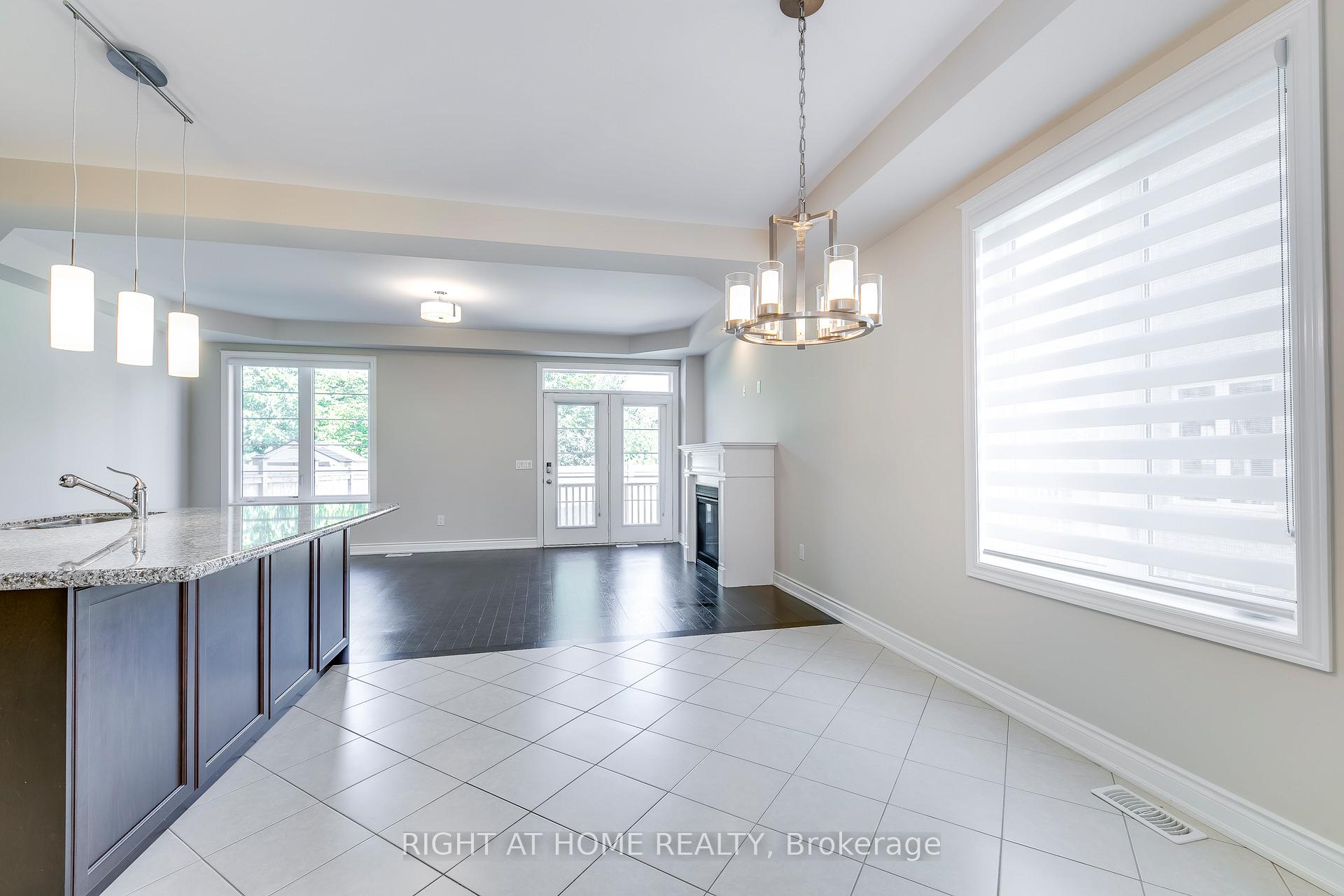 Photo 7 of 537 Terrace Way, Oakville, Sixteen Hollow — HOMEH