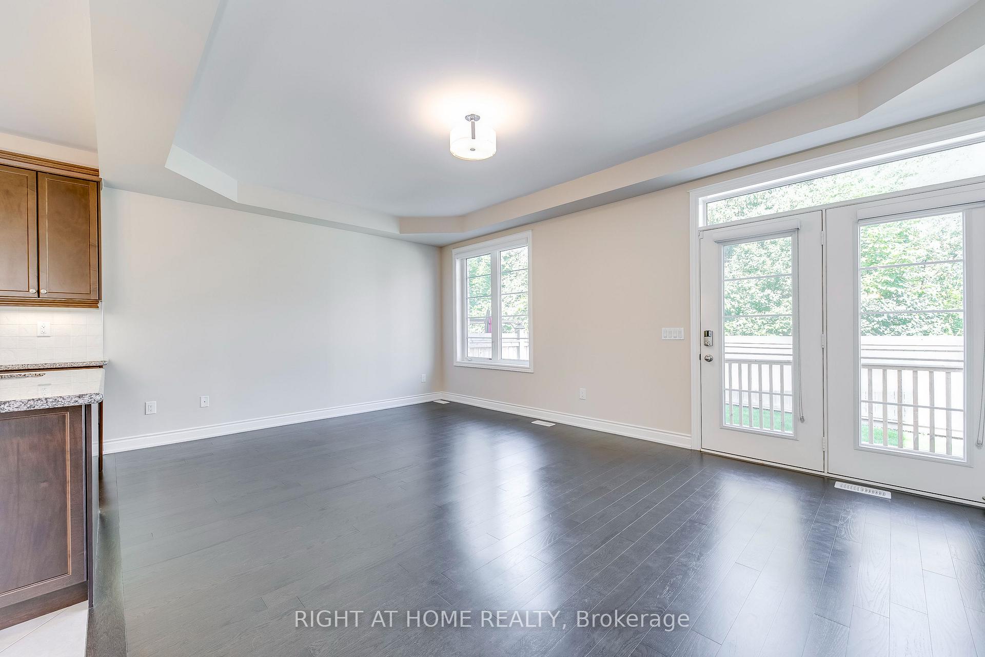 Photo 9 of 537 Terrace Way, Oakville, Sixteen Hollow — HOMEH