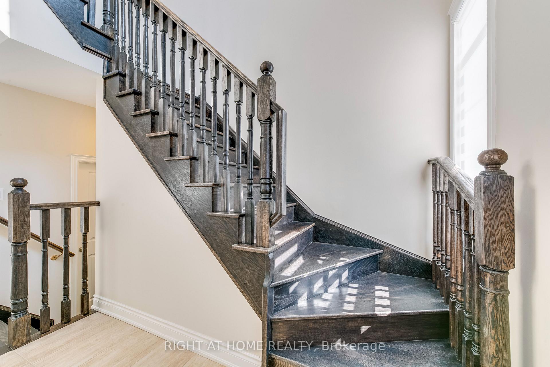 Photo 13 of 537 Terrace Way, Oakville, Sixteen Hollow — HOMEH