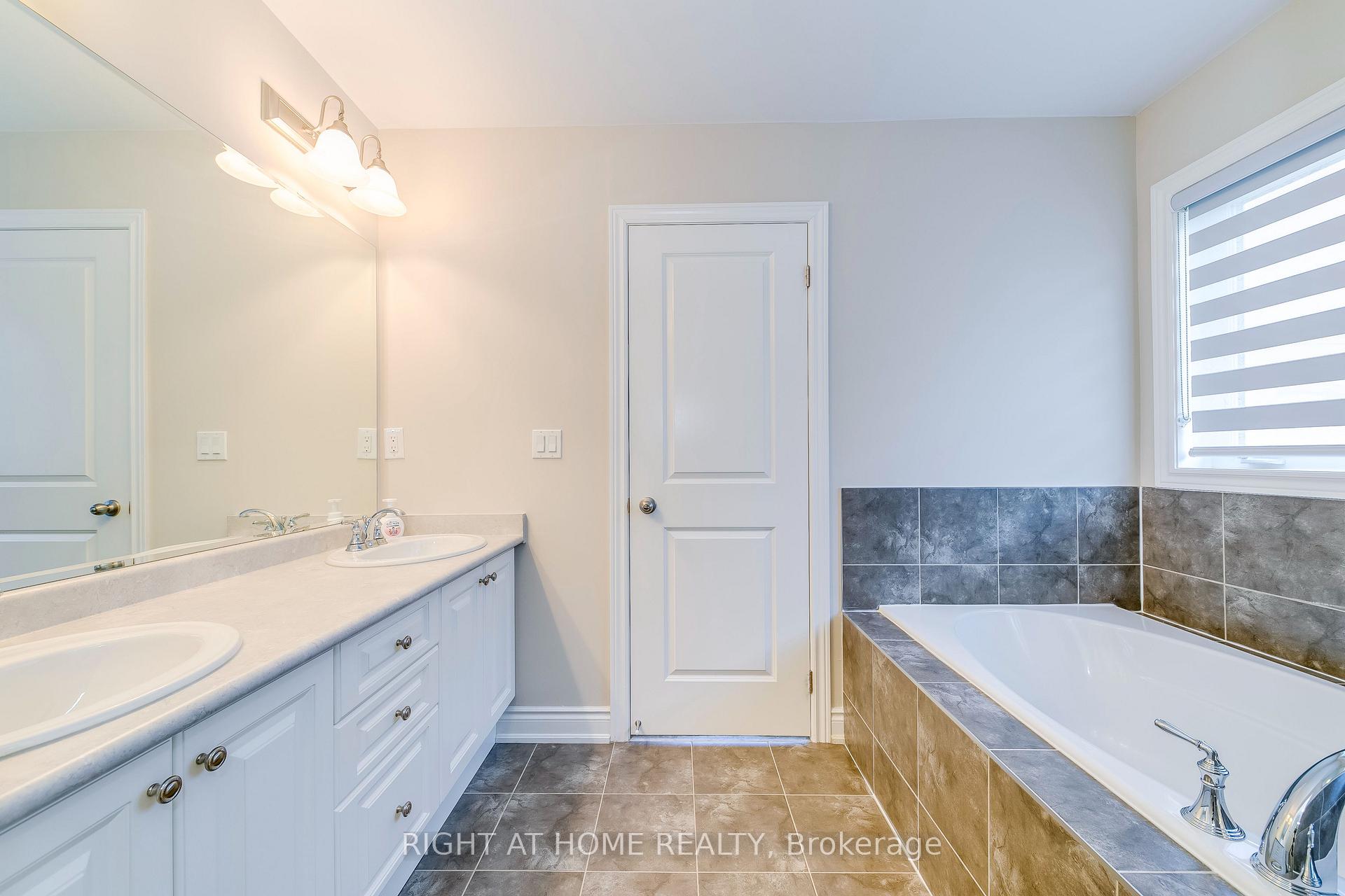 Photo 15 of 537 Terrace Way, Oakville, Sixteen Hollow — HOMEH