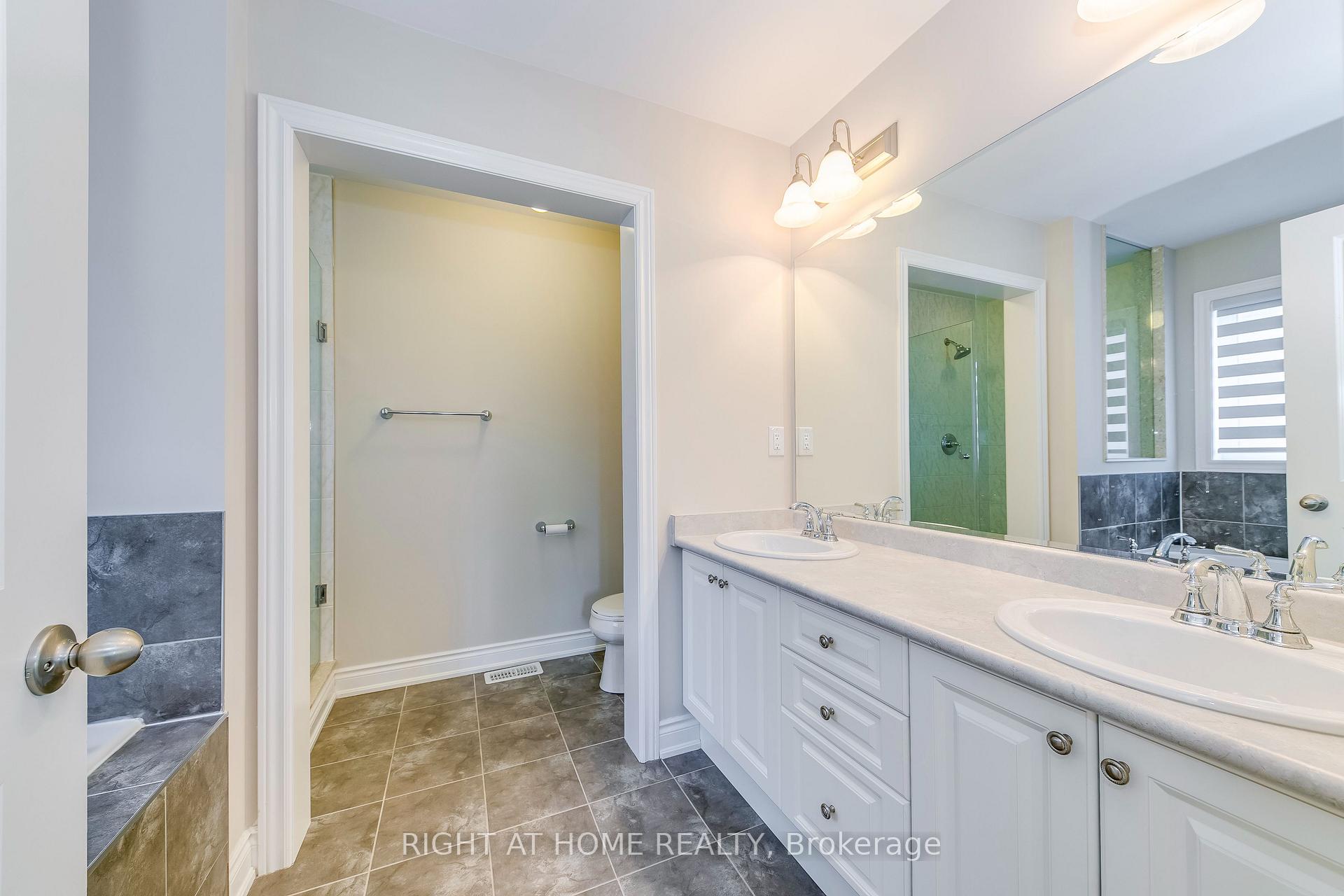 Photo 17 of 537 Terrace Way, Oakville, Sixteen Hollow — HOMEH