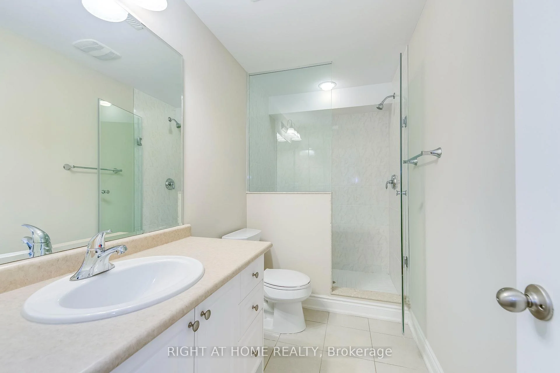 Photo 26 of 537 Terrace Way, Oakville, Sixteen Hollow — HOMEH