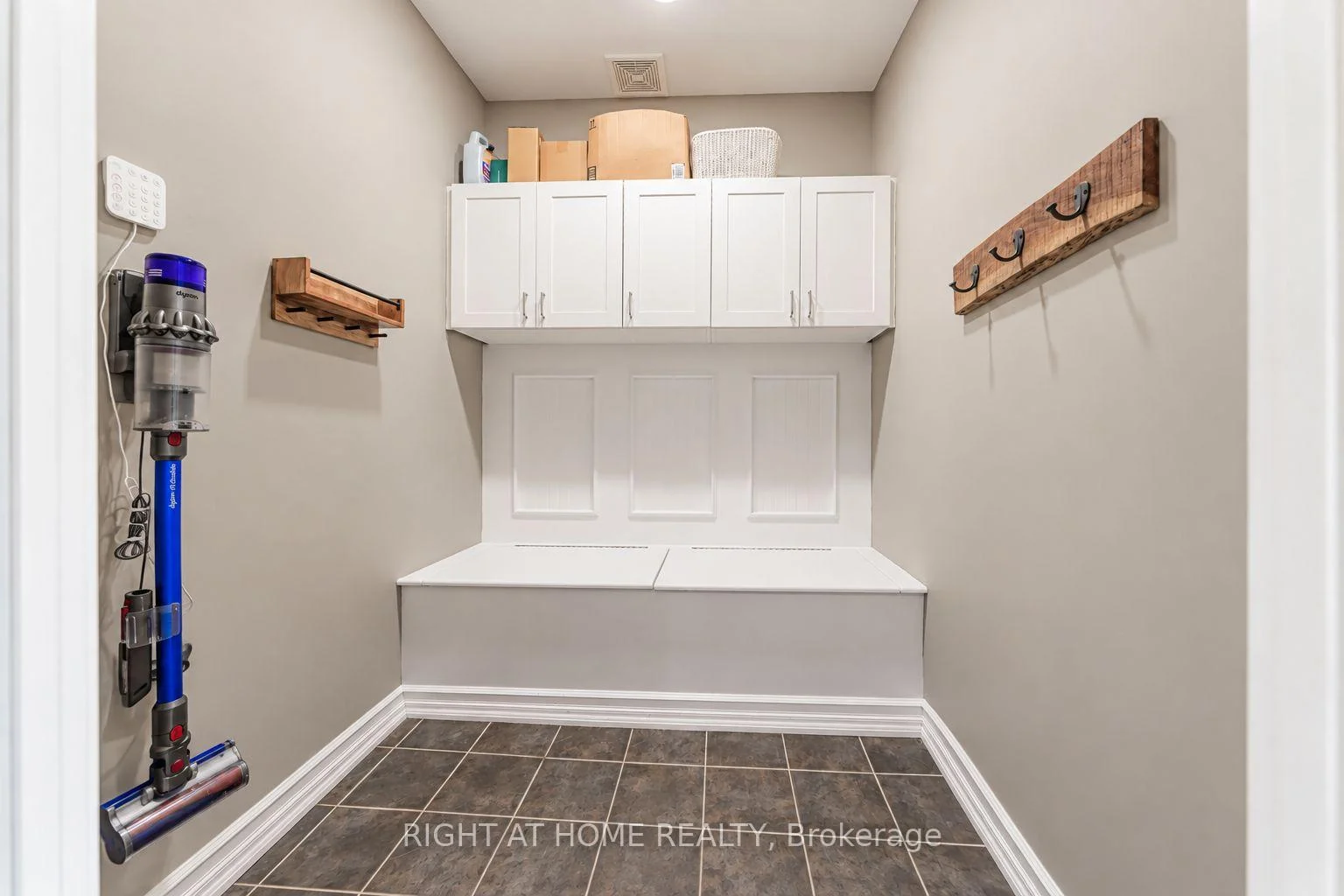 Photo 45 of 211 Holloway Terrace, Milton, Scott — HOMEH