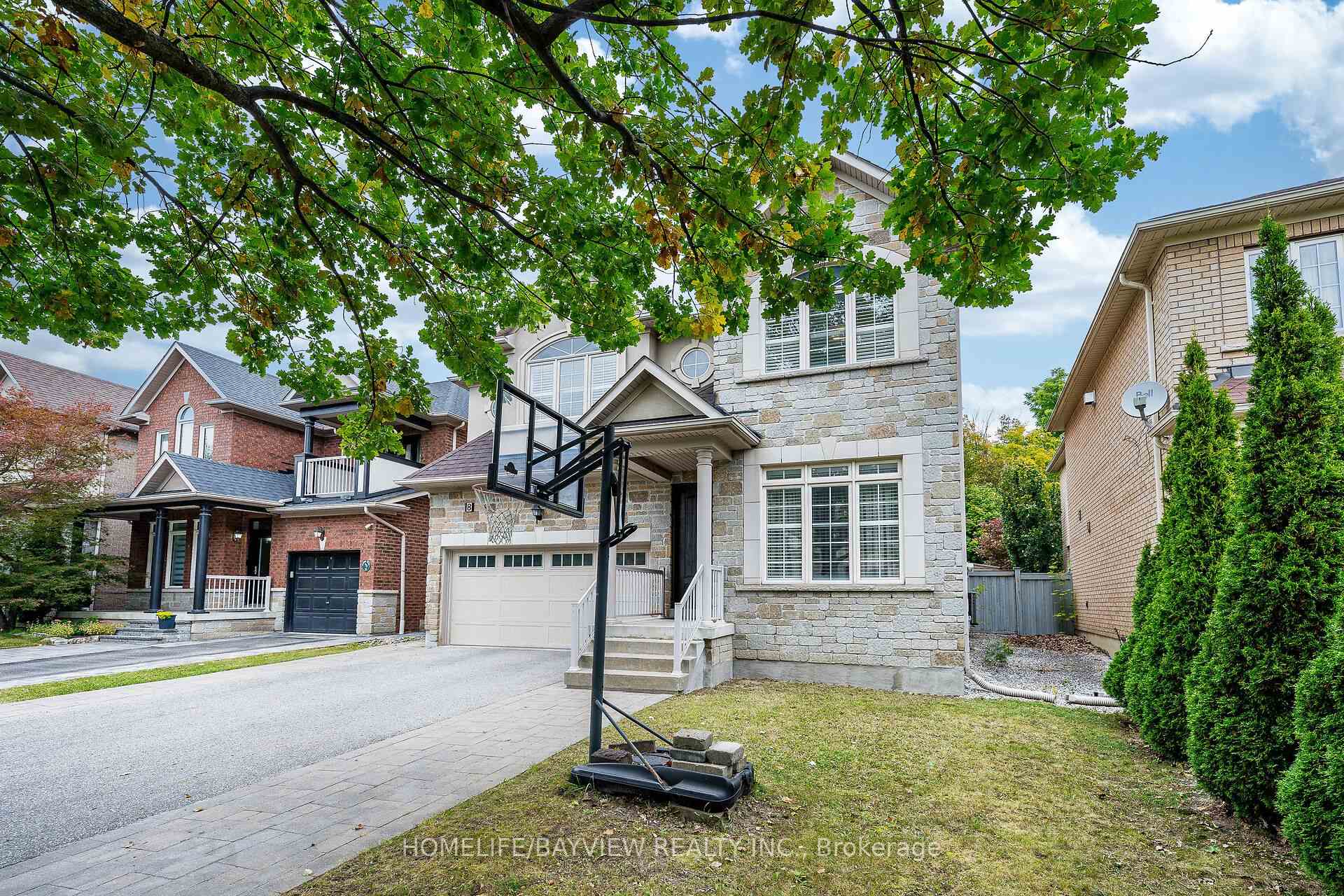 Photo 2 of 8 Matisse Trail, Vaughan, Patterson — HOMEH