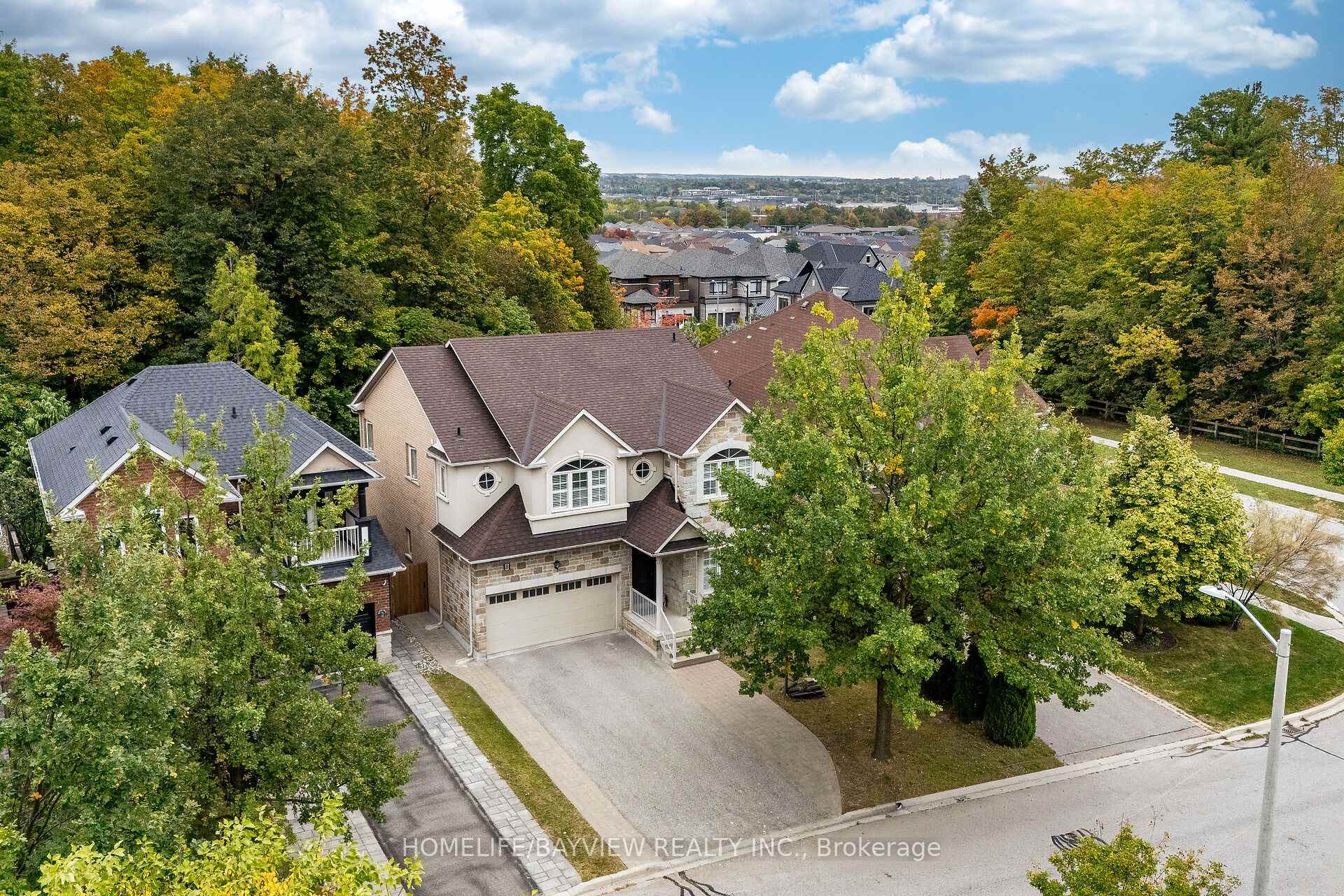 Photo 3 of 8 Matisse Trail, Vaughan, Patterson — HOMEH