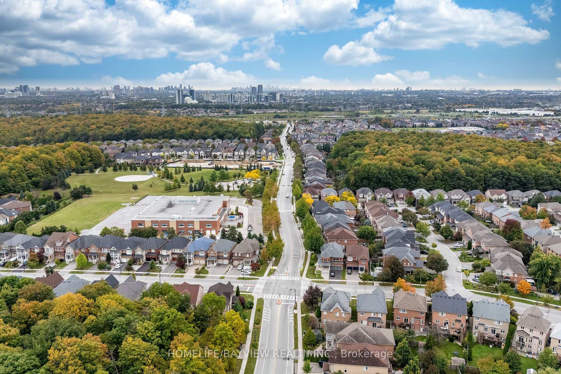 Photo 46 of 8 Matisse Trail, Vaughan, Patterson — HOMEH