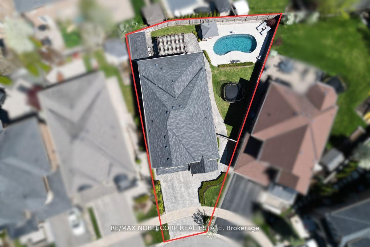 Photo 2 of 27 Gorman Avenue, Vaughan, Vellore Village — HOMEH