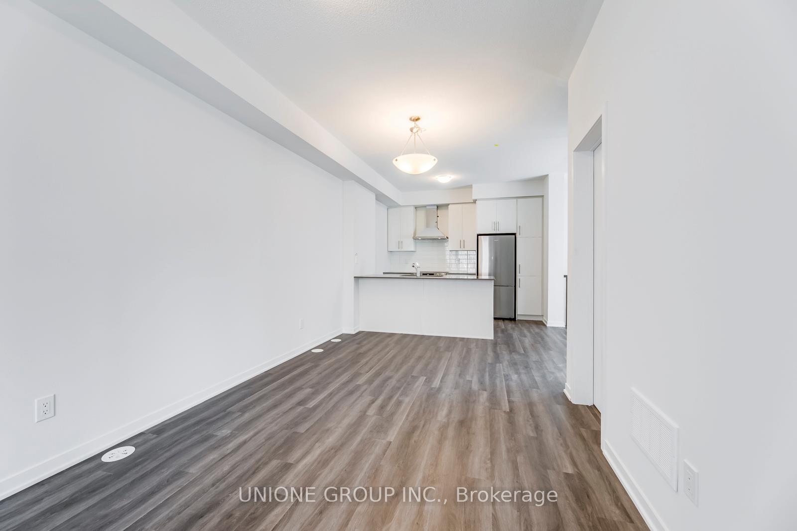 Photo 7 of Unit 19, 260 Twelfth Street, Etobicoke, New Toronto — HOMEH